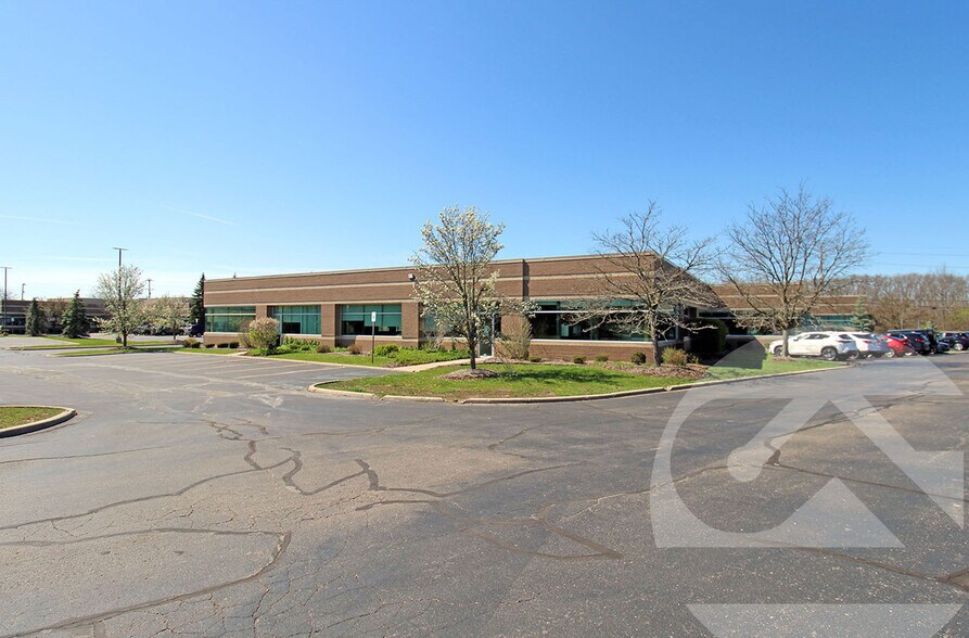 More Photos Of 37849-37879 Interchange Dr, Farmington Hills Flex For Sale