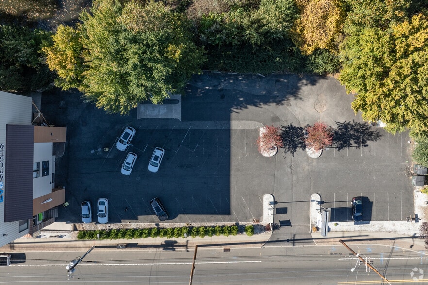 More Photos Of 501-517 River Dr, Garfield Freestanding For Sale