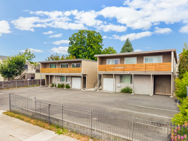 More Photos Of 1533-1537 Harmon St, Berkeley Apartments For Sale