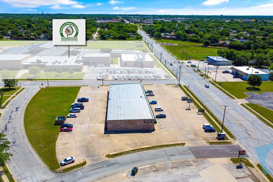 More Photos Of 6101 Watauga Rd, Watauga Unknown For Lease