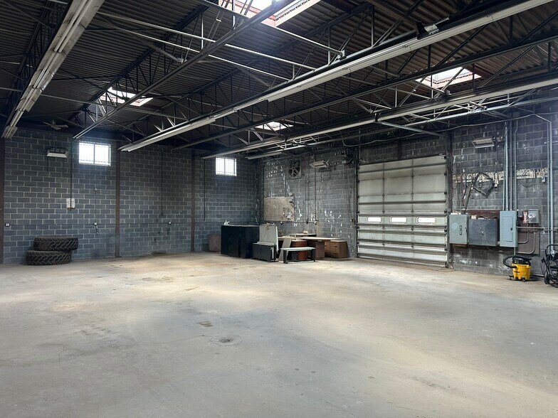 More Photos Of 238 Ledyard St, Hartford Auto Repair For Lease
