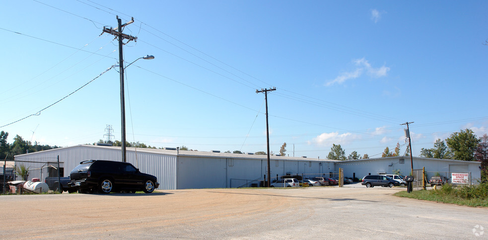 Primary Photo Of 124-130 Woodruff Industrial Ln, Greenville Warehouse For Lease