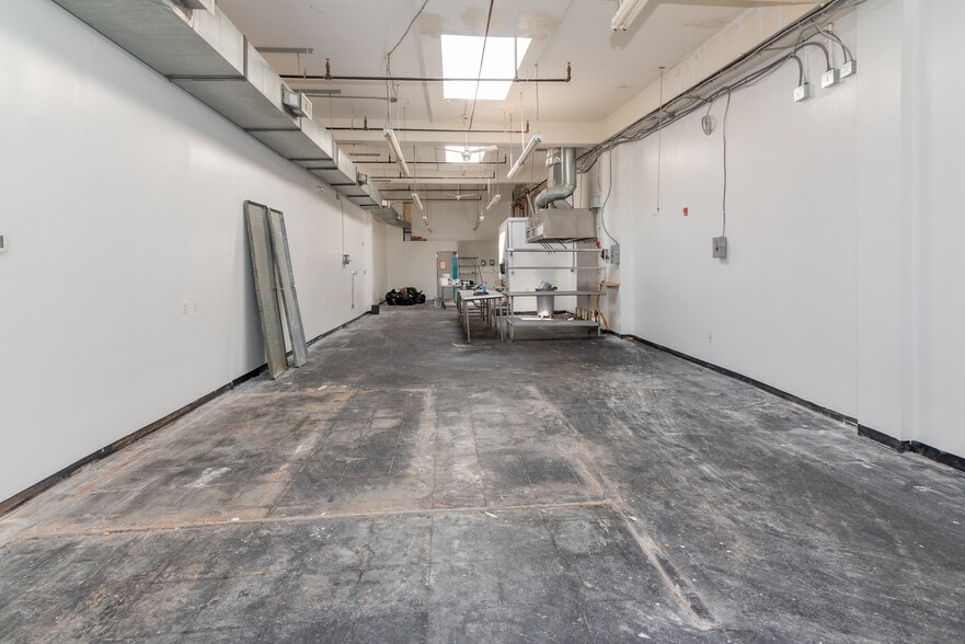 More Photos Of 803-807 Washington Blvd, Baltimore Storefront Retail Residential For Lease