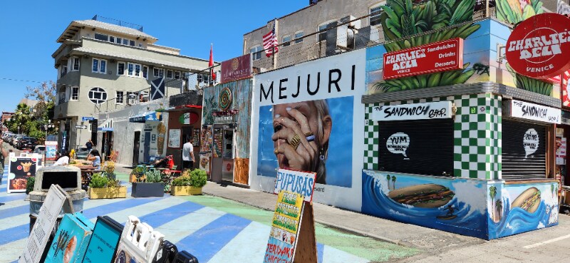 More Photos Of 1301 Ocean Front, Venice Storefront For Lease