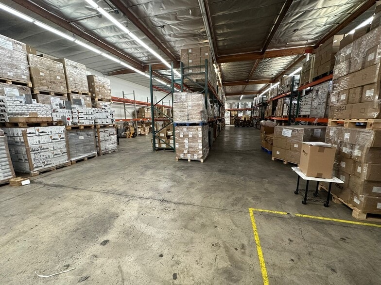 More Photos Of 2421 S Susan St, Santa Ana Warehouse For Lease