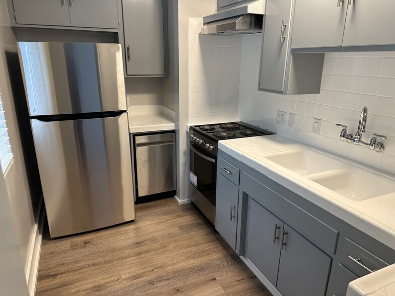 More Photos Of 147 N Myrtle Ave, Monrovia Apartments For Sale