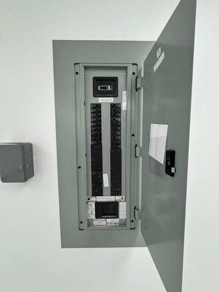 More Photos Of 1420 W Holt Ave, Pomona Medical For Sale