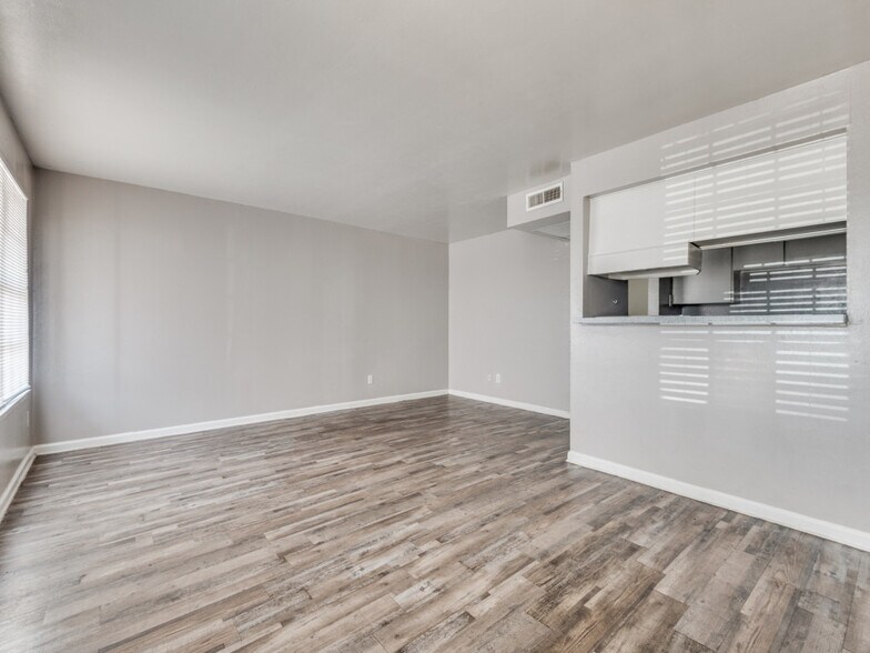 More Photos Of 2718 Sherman St, Grand Prairie Apartments For Sale