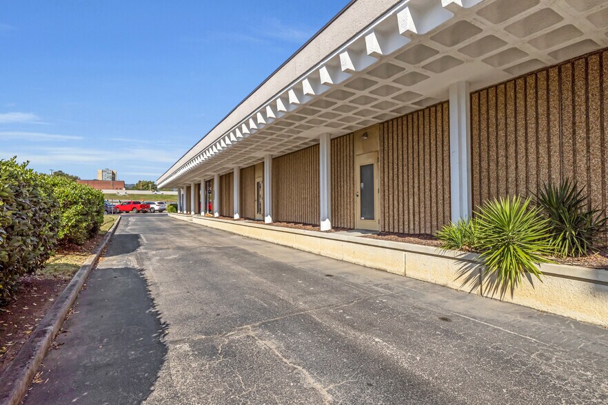 More Photos Of 1001 Carter St, Chattanooga Medical For Lease