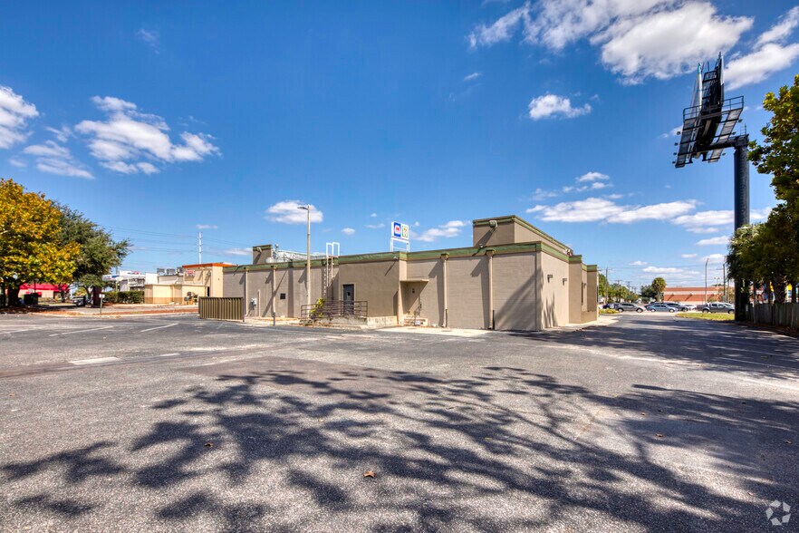 More Photos Of 1902 N Dale Mabry Hwy, Tampa Restaurant For Lease