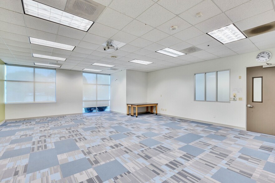 More Photos Of 9100 Hwy 290 E, Austin Research And Development For Sale