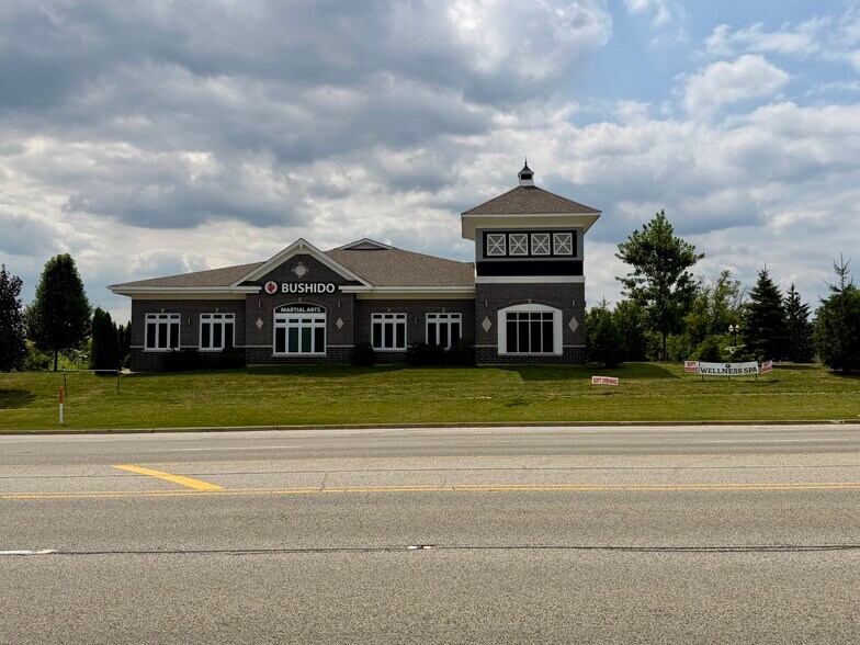 More Photos Of 6021 Washington St, Gurnee Medical For Sale