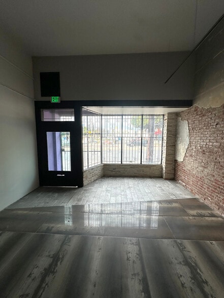 More Photos Of 2958 W Pico Blvd, Los Angeles Manufacturing For Lease