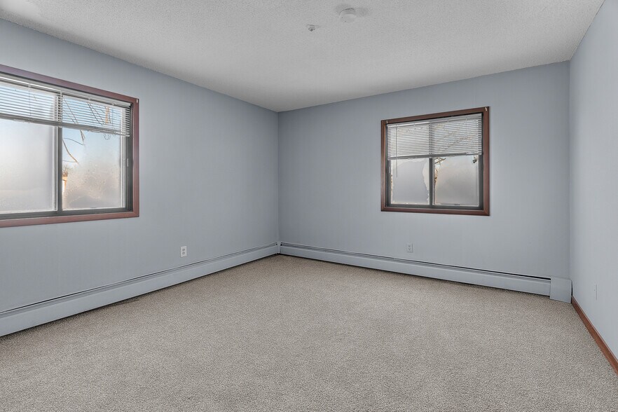 More Photos Of 7750 Silver Lake Rd, Mounds View Multifamily For Sale