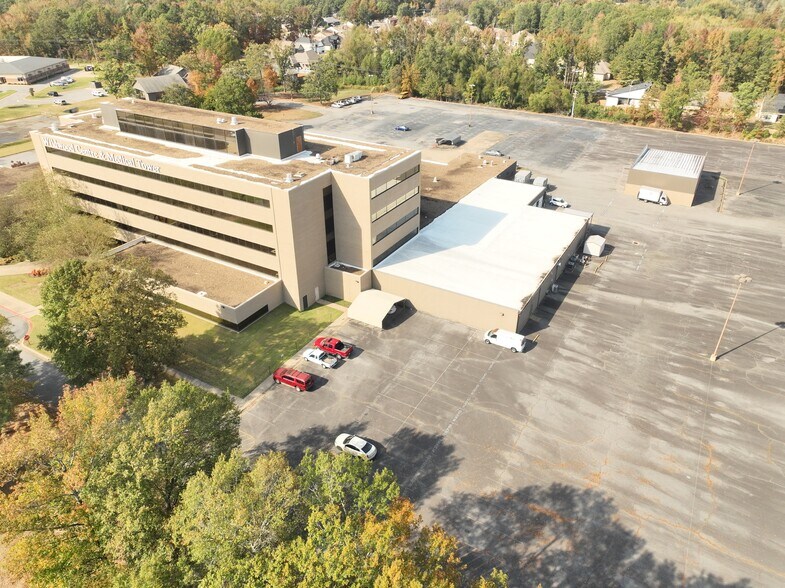 More Photos Of 2402 Wildwood Ave, North Little Rock Medical For Lease