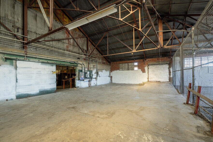More Photos Of 2127 Hubbard St, Jacksonville Manufacturing For Sale
