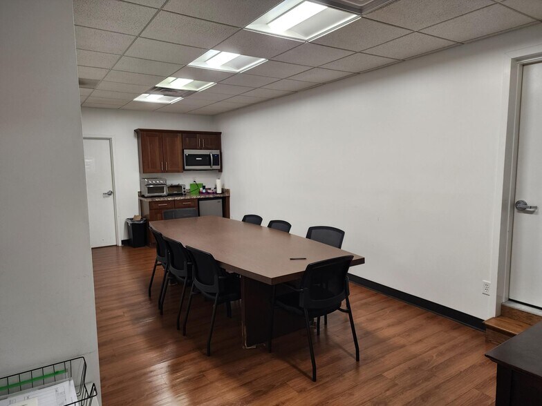 More Photos Of 2934 Valley Ave, Winchester Auto Dealership For Lease