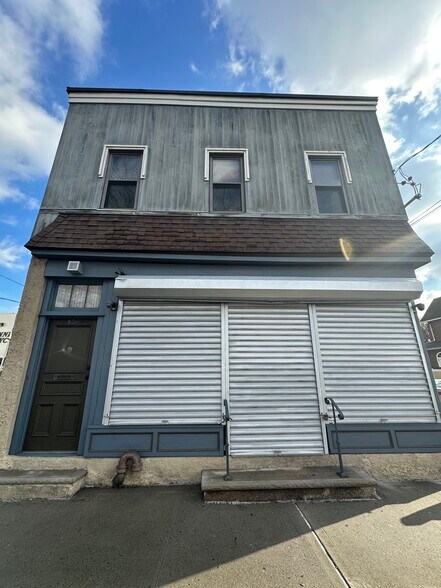 Primary Photo Of 521 Jewett Ave, Staten Island Storefront Retail Residential For Lease