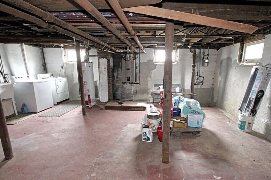 More Photos Of 3891 Amboy Rd, Staten Island Office Residential For Sale