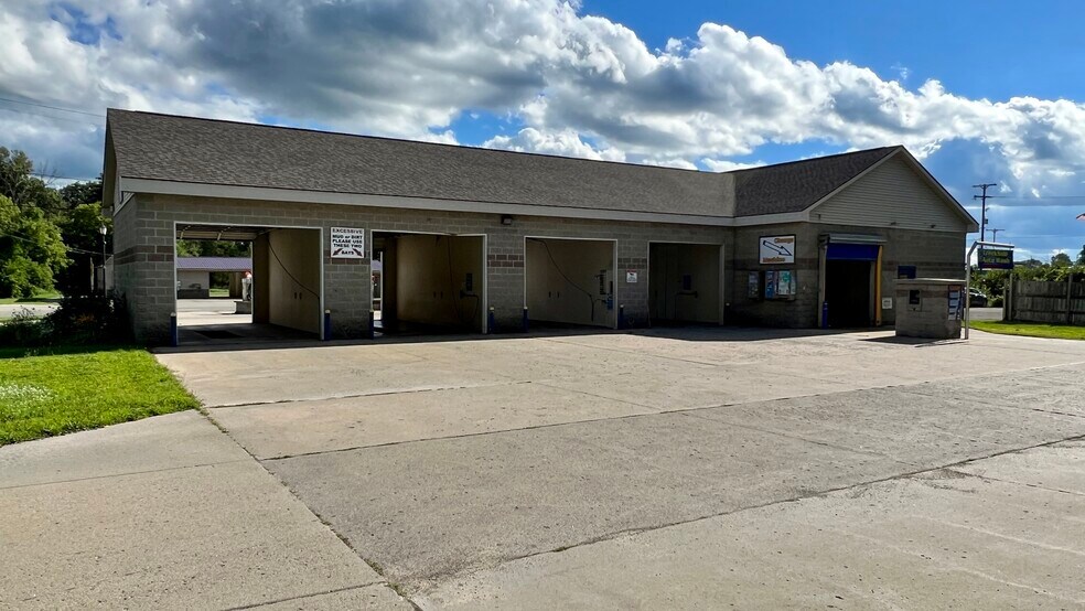 More Photos Of 506 W 7th St, Evart Carwash For Sale