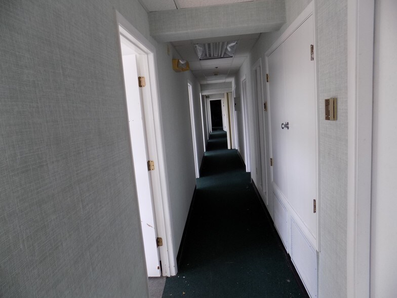 More Photos Of 1460 S McCall Rd, Englewood Medical For Sale