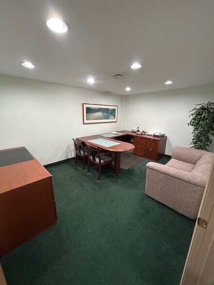 More Photos Of 101 Rt 130, Cinnaminson Unknown For Lease