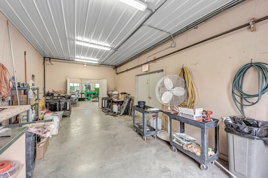 More Photos Of 4040 Velp Ave, Green Bay Specialty For Sale