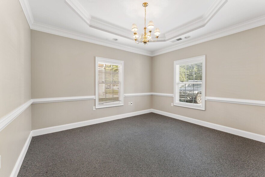 More Photos Of 2440 Sandy Plains Rd, Marietta Office For Lease