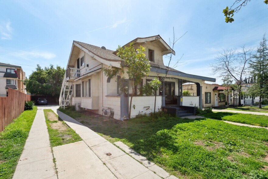 More Photos Of 426 Ivy St, Glendale Apartments For Sale