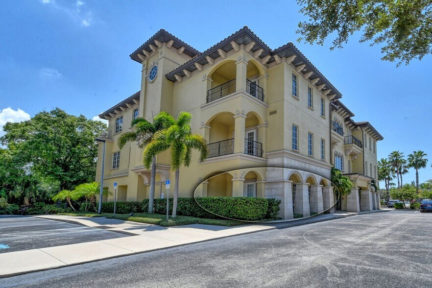 More Photos Of 2639 Fruitville Rd, Sarasota Medical For Lease