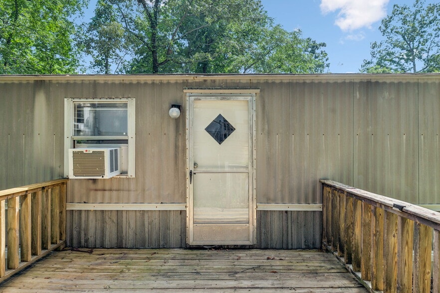 More Photos Of 9314 Beeler Ct, Bon Aqua Manufactured Housing Mobile Home Park For Sale