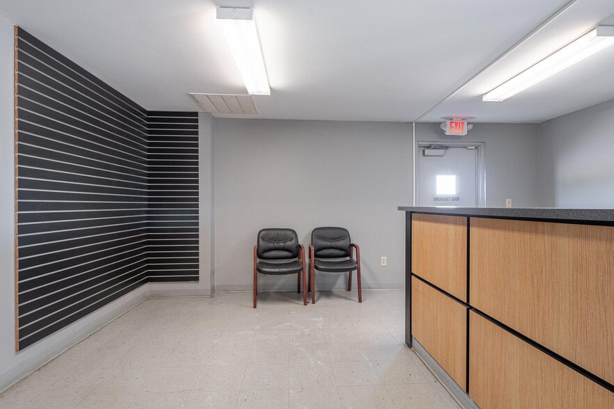 More Photos Of 1116 W County Road 450 N, Brazil Truck Terminal For Lease