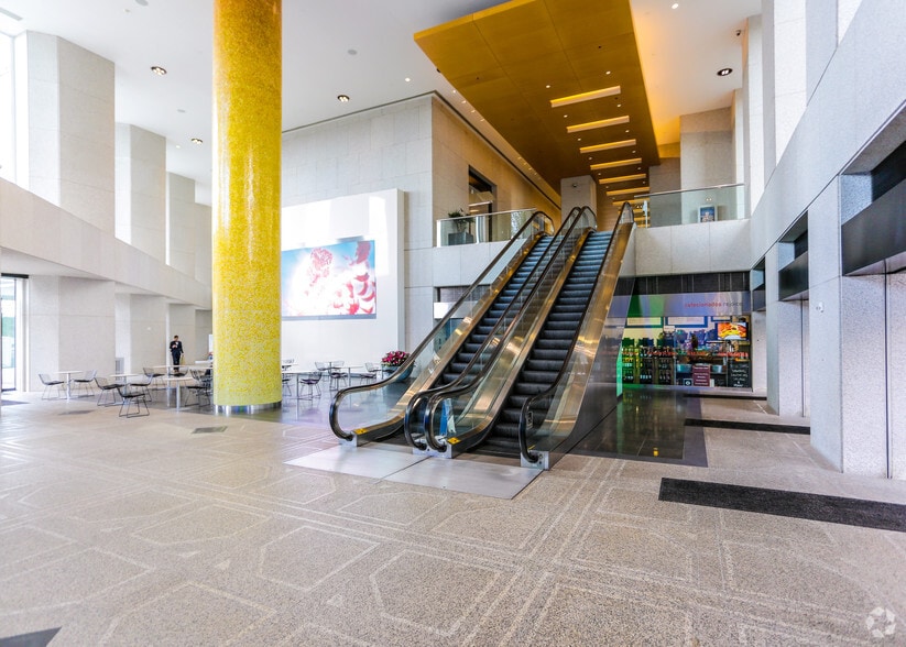 More Photos Of 200 S Biscayne Blvd, Miami Office For Lease