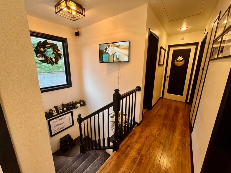 More Photos Of 1320 Market St, Kirkland Office For Lease