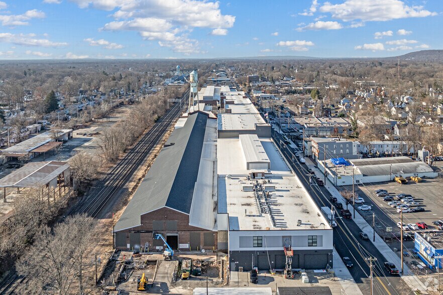 More Photos Of 1309-1645 W Front St, Plainfield Manufacturing For Lease