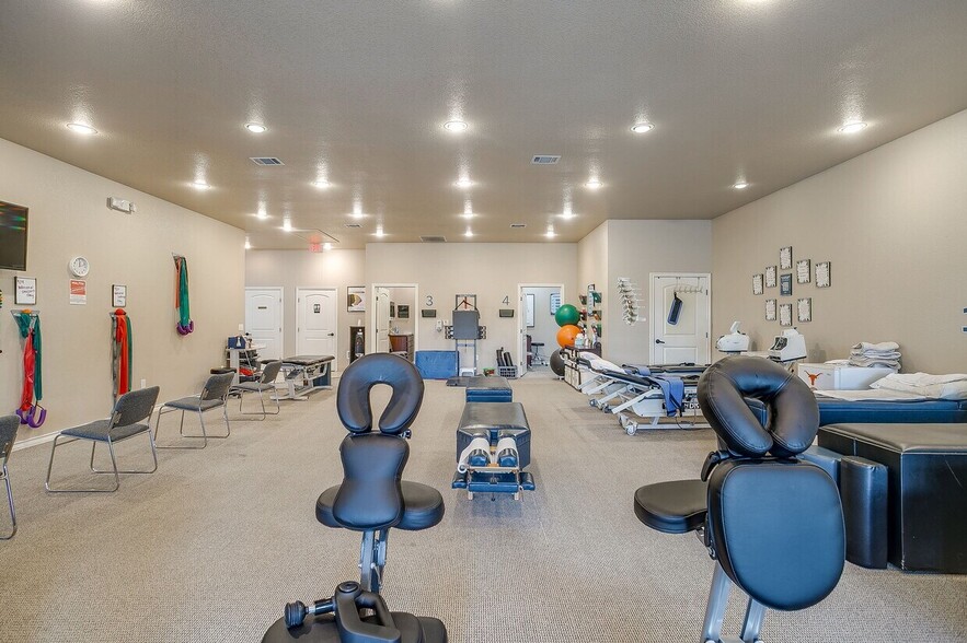 More Photos Of 1318 John Jones Dr, Burleson Office For Sale