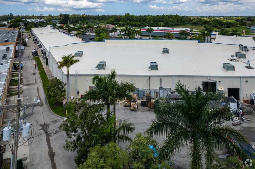 More Photos Of 110 NE 2nd Pl, Cape Coral Freestanding For Lease