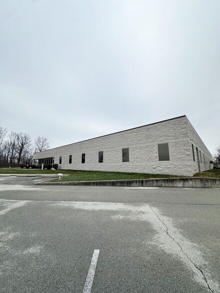 More Photos Of 2828 Enterprise Dr, Anderson Office For Sale