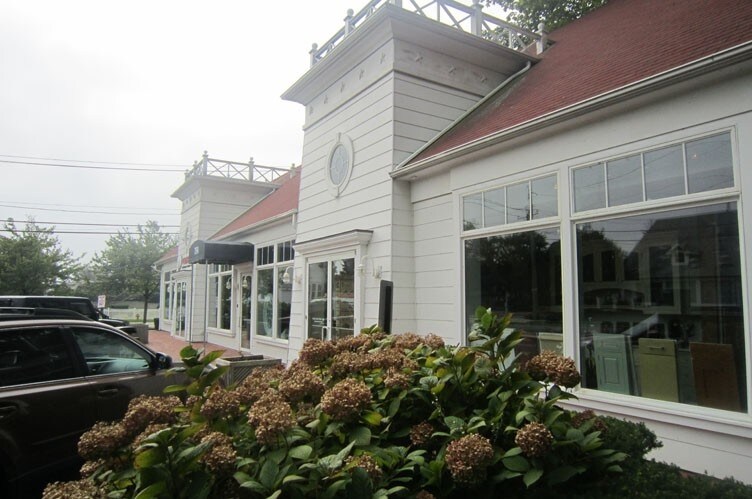 More Photos Of 734 Montauk Hwy, Water Mill Freestanding For Lease