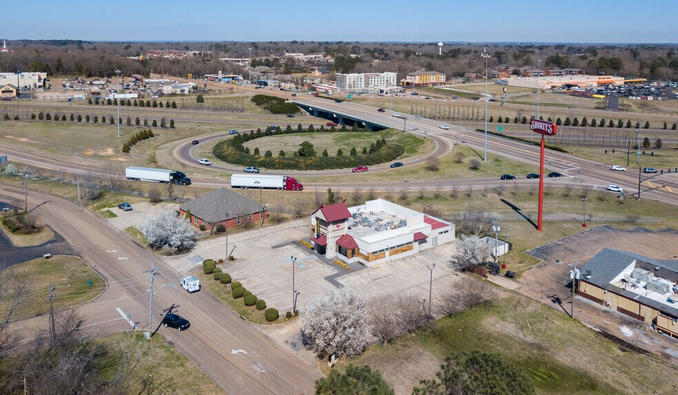 More Photos Of 102 Clinton Center Dr, Clinton Restaurant For Sale