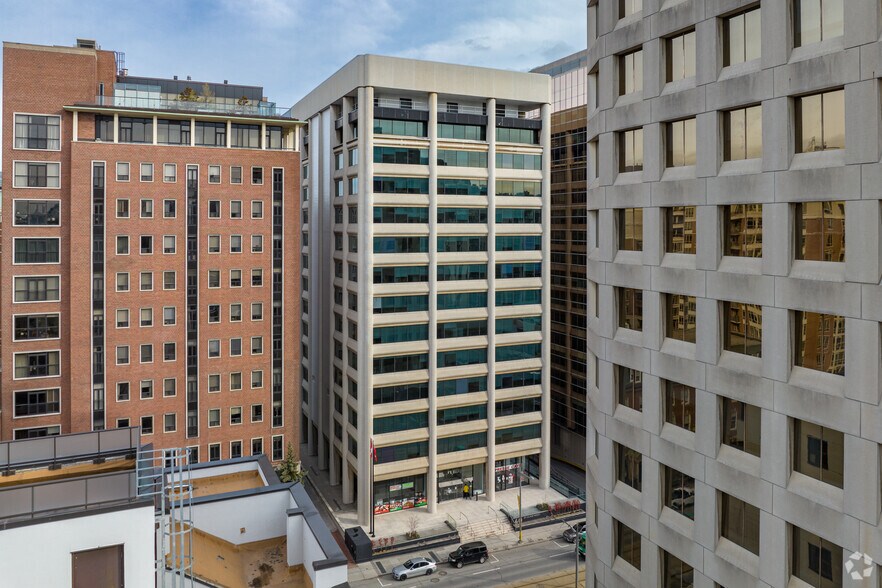 More Photos Of 40 St Clair Ave W, Toronto Office For Lease