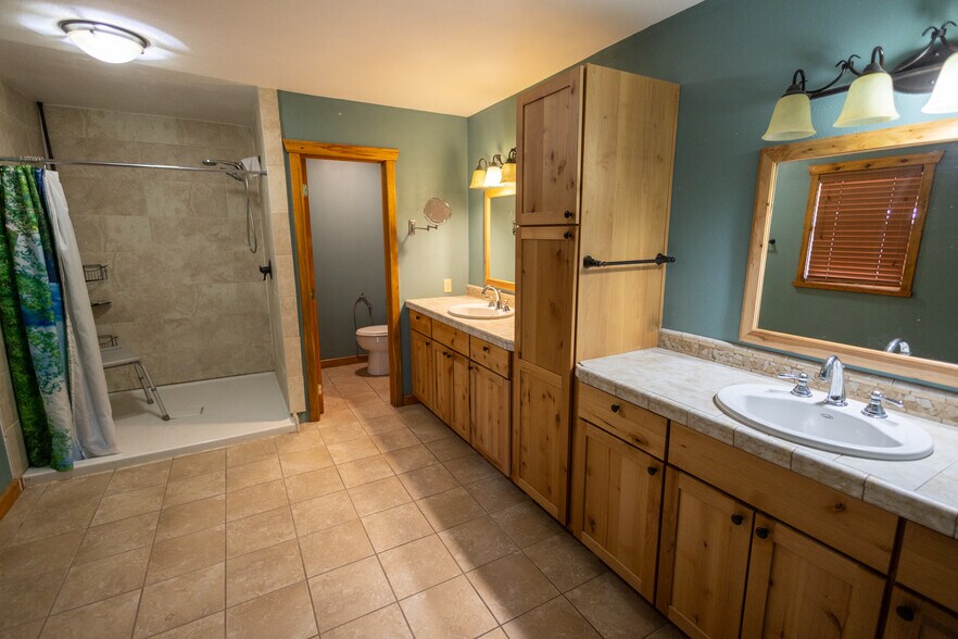 More Photos Of 27680 US Highway 160, South Fork Hotel For Sale