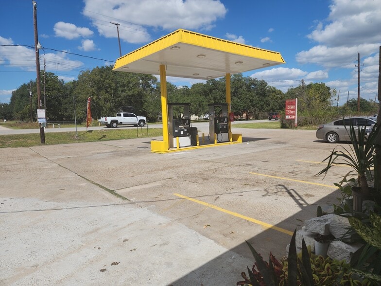 More Photos Of 9618 FM 1462 Rd, Alvin Convenience Store For Sale