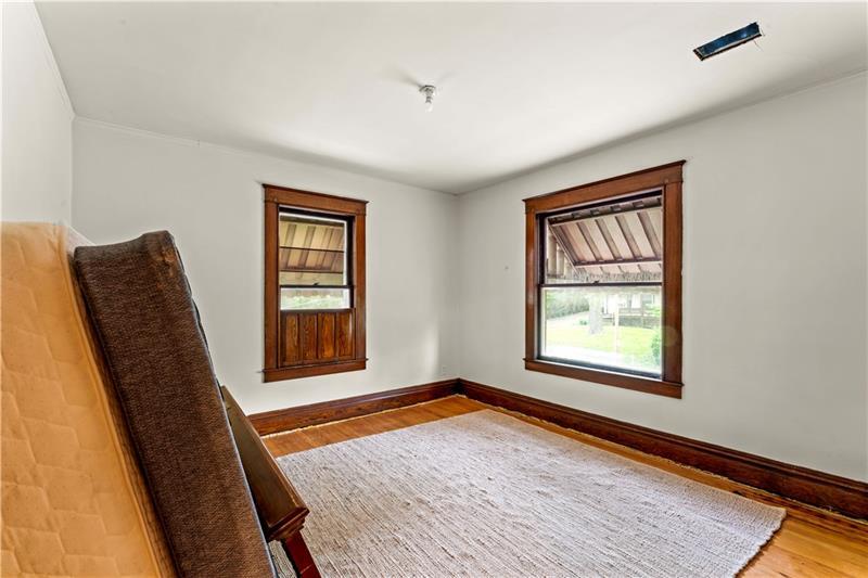 More Photos Of 600 E Maiden St, Washington Office Residential For Sale