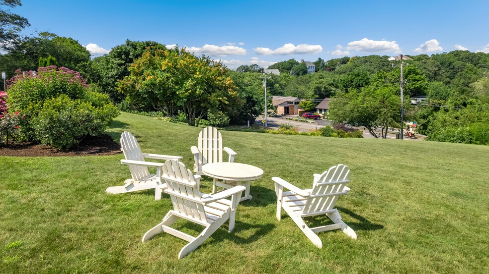 More Photos Of 105 Bradford Street Ext, Provincetown Hotel For Sale