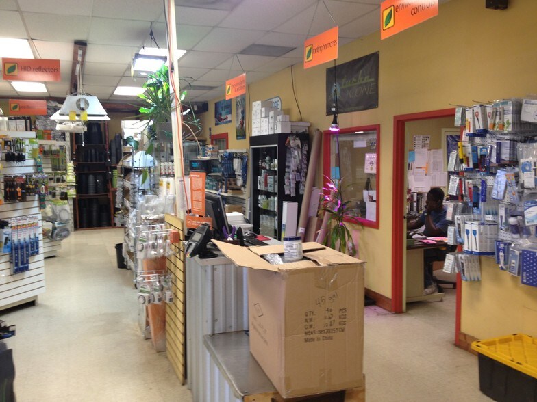 More Photos Of 2561 W Point Ave, College Park Warehouse For Sale