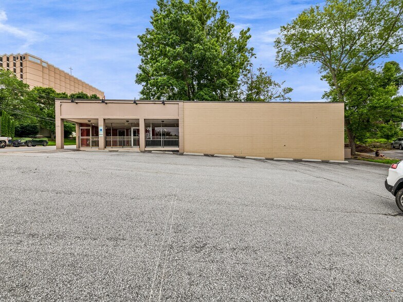 More Photos Of 373 Biltmore Ave, Asheville Medical For Lease