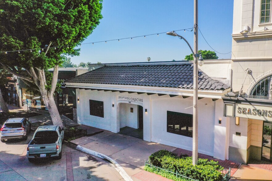 Primary Photo Of 7039 Greenleaf Ave, Whittier Restaurant For Sale