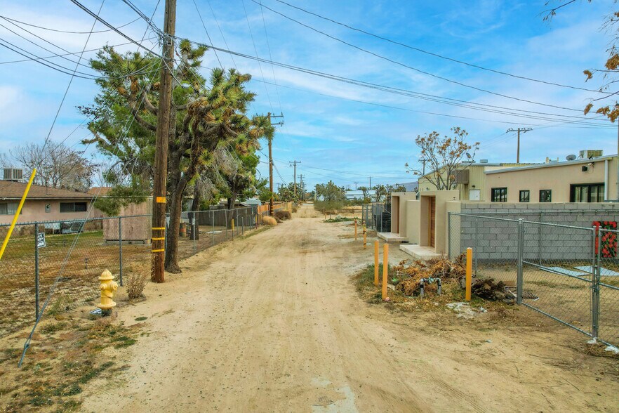 More Photos Of 56334-56336 29 Palms Hwy, Yucca Valley Storefront For Sale