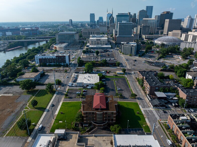 More Photos Of 801 2nd Ave N, Nashville Office For Sale